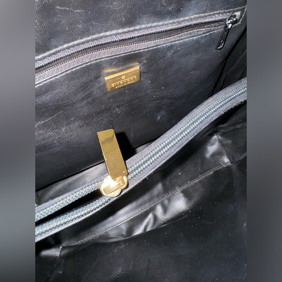 Givenchy patent leather handbag - Picture 7 of 7